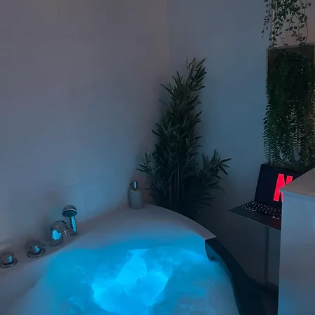 Le Somptueux, Cosy / Balnéo *